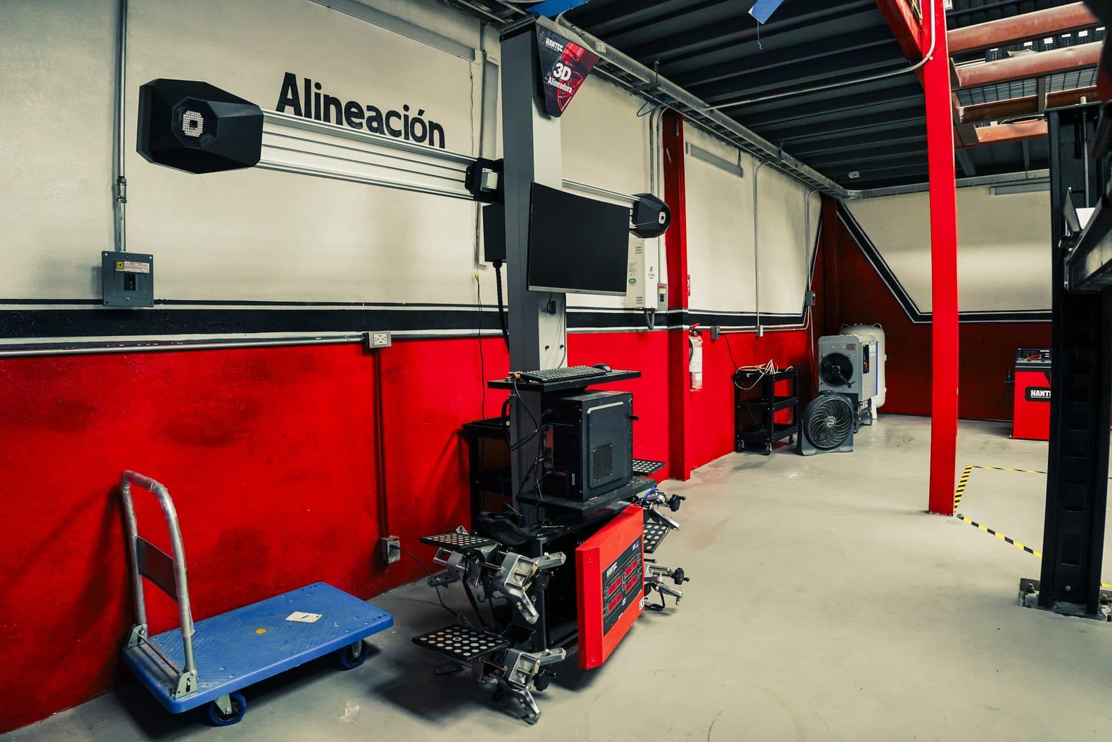 Estación de alineación y balanceo en GC Motors